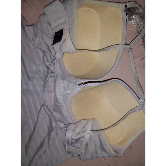 Intimate set  - Picture 9 of 16